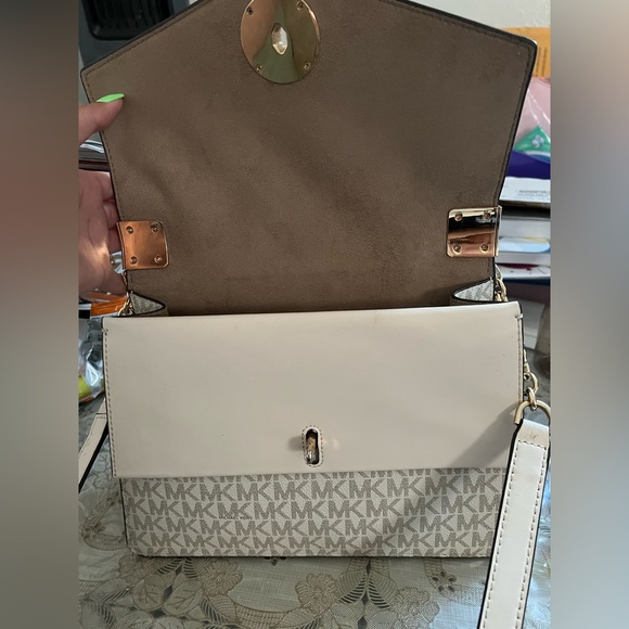 Michael Kor's Greenwich Satchel - Picture 5 of 9